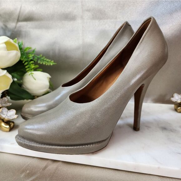 Authentic Givenchy Oyster Grey Leather Platform Heels EUC - Picture 5 of 15